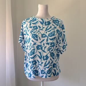 Vintage ‘80s Blake by Devon White & Blue Floral Print Half Sleeve Blouse